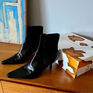 Donald J. Pliner Lysa Leather Bootie in Black - Size 8.5 - Like New!
